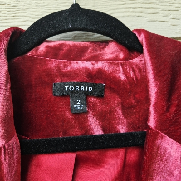 Torrid raspberry crushed velvet single button blazer size 2 2X - Picture 3 of 7